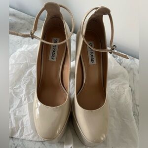 Steve Madden pumps